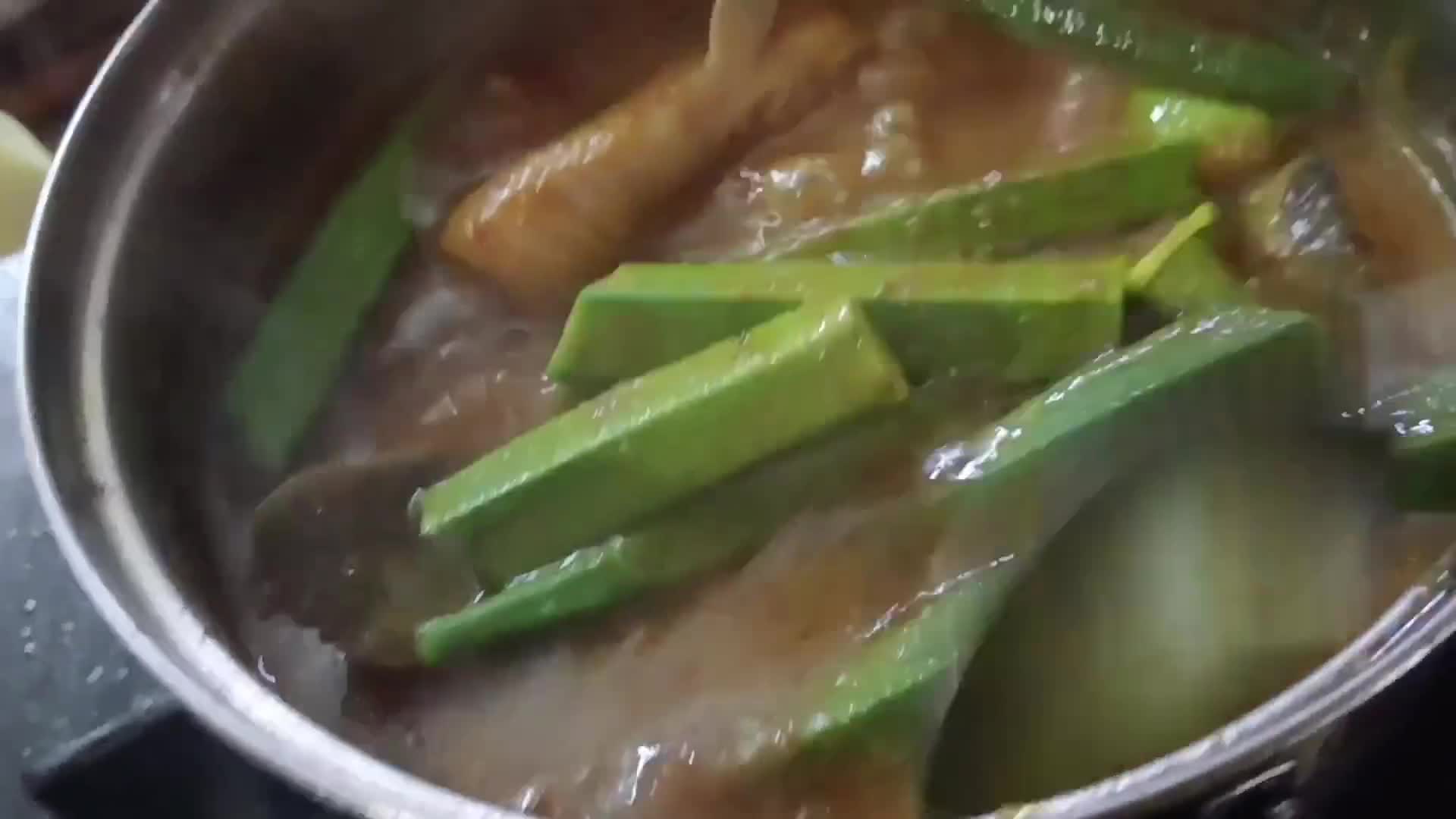 Gambar langkah 2 resipi 10:8:23 - Asam pedas ikan keli bersama nenas dan bendi.