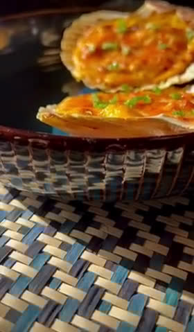 Foto del paso 10 de la receta: Vieira con merluza, gambas y bechamel gratinada de verduras