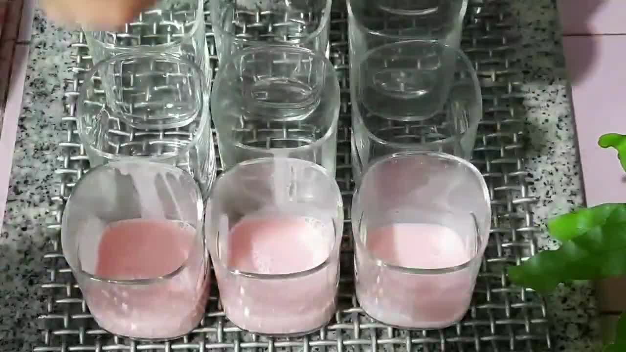 Foto langkah ke 3 dari resep Silky puding stroberi.