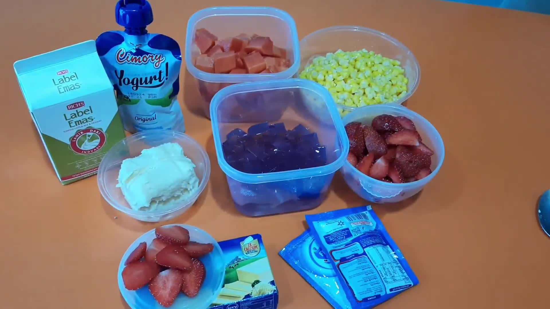 Foto langkah ke 1 dari resep 💕SALAD BUAH WHIPPED CREAM.