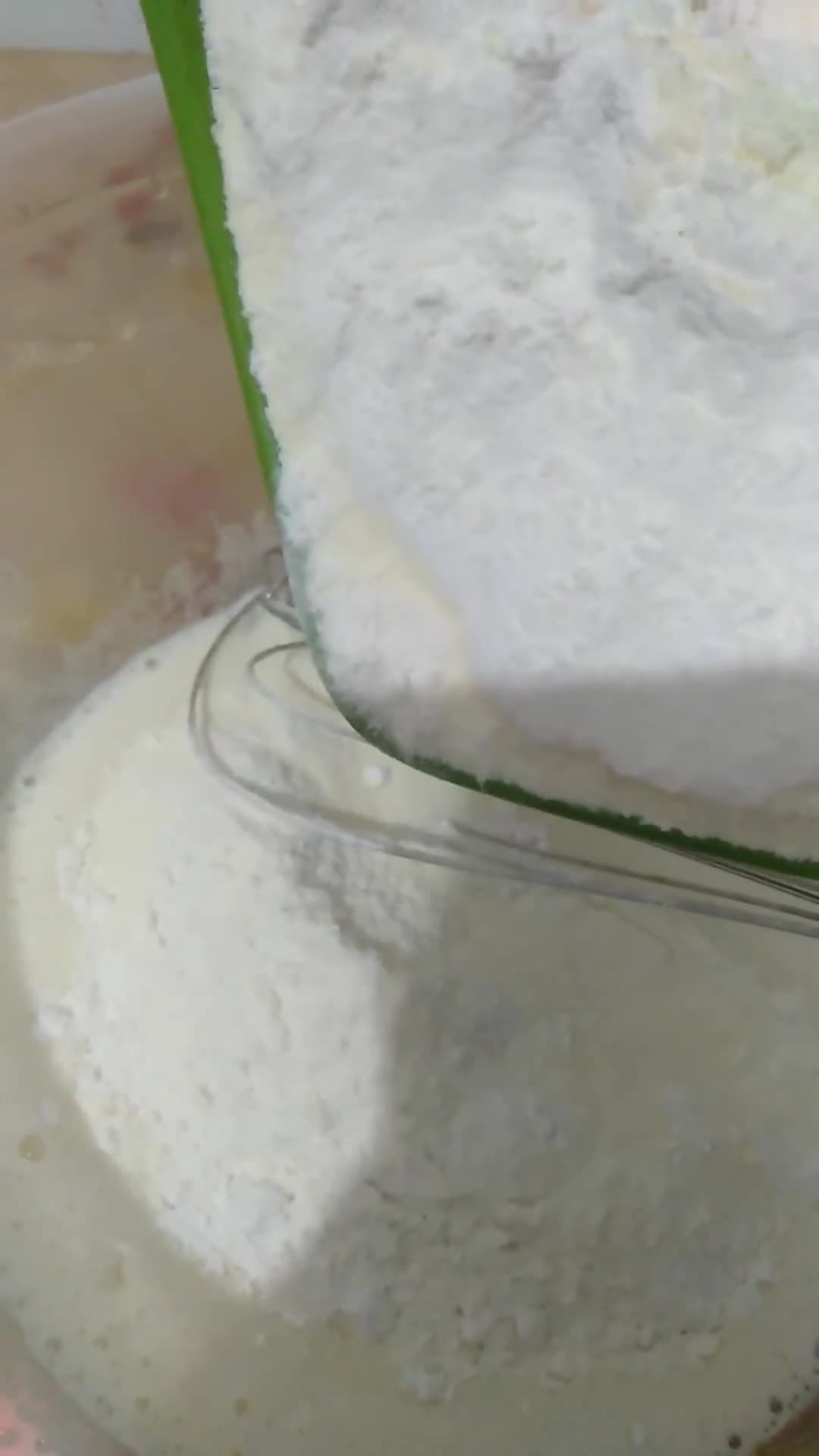 Foto langkah ke 3 dari resep Bolu Santan Satu Telur.