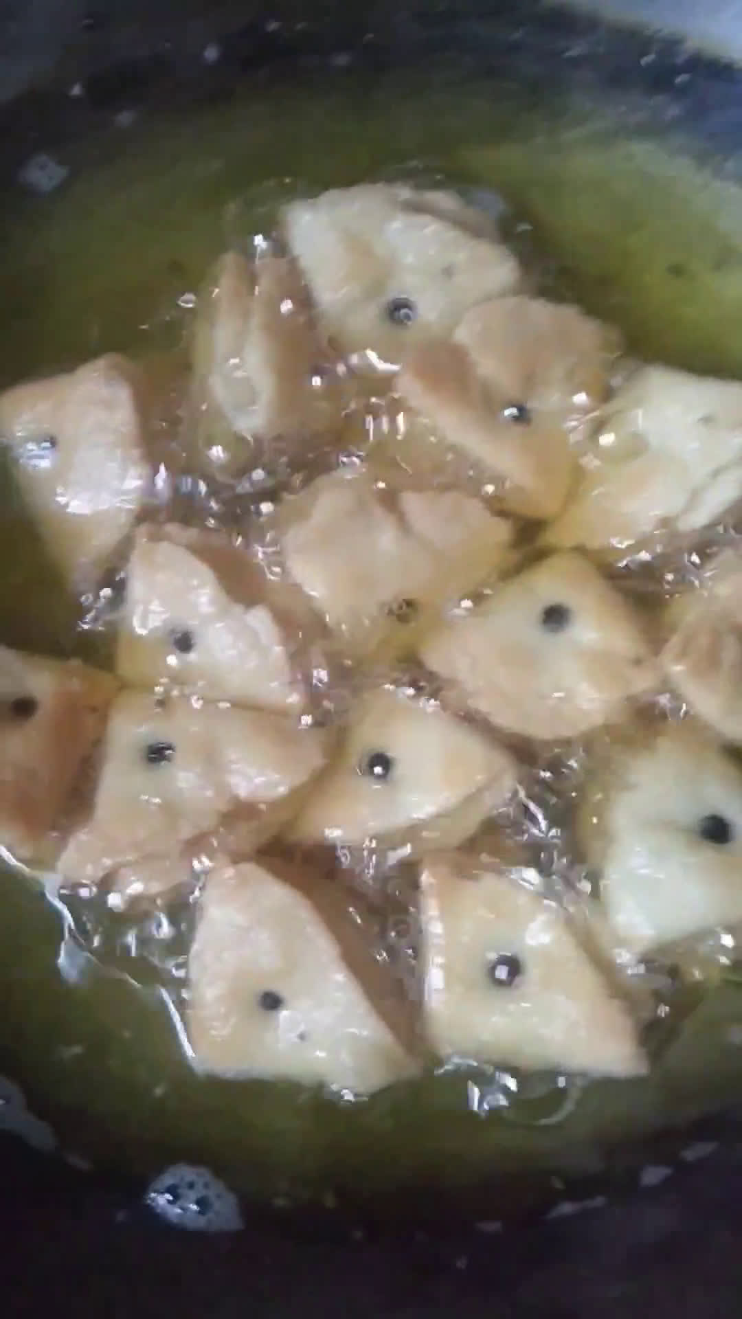 खस्ता मठरी (khasta mathri recipe in Hindi) रेसिपी चरण 3 फोटो