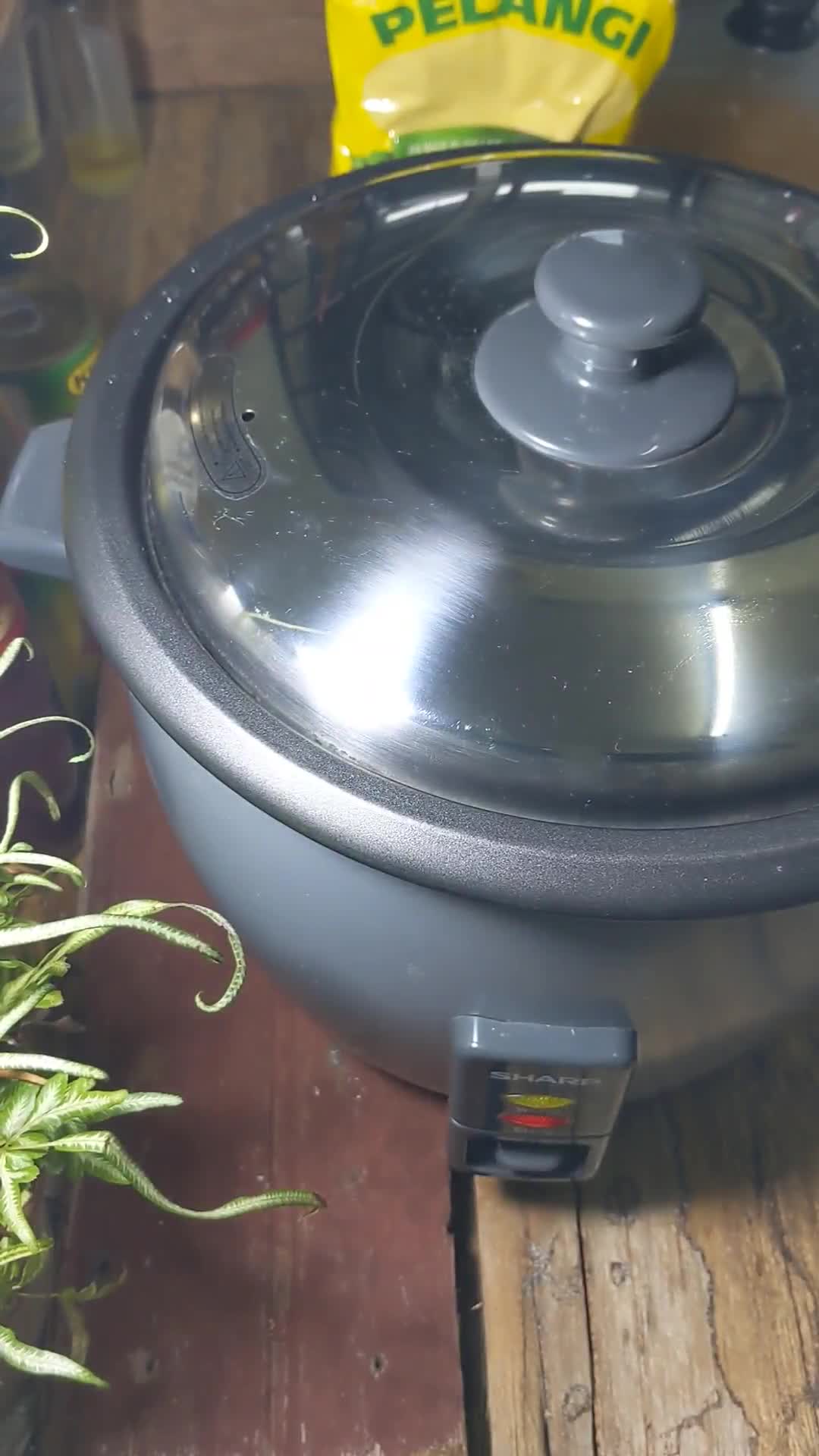 Gambar langkah 6 resipi Apam Gula Hangus Rice Cooker.