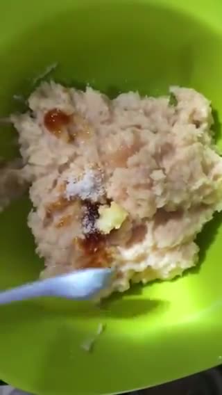 Foto langkah ke 2 dari resep Ayam & Udang Gulung Bayam.