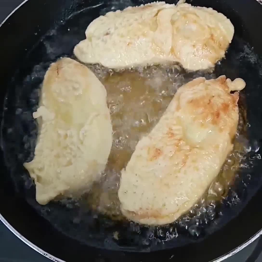 Foto langkah ke 3 dari resep Geprek Pisang Chocochips.