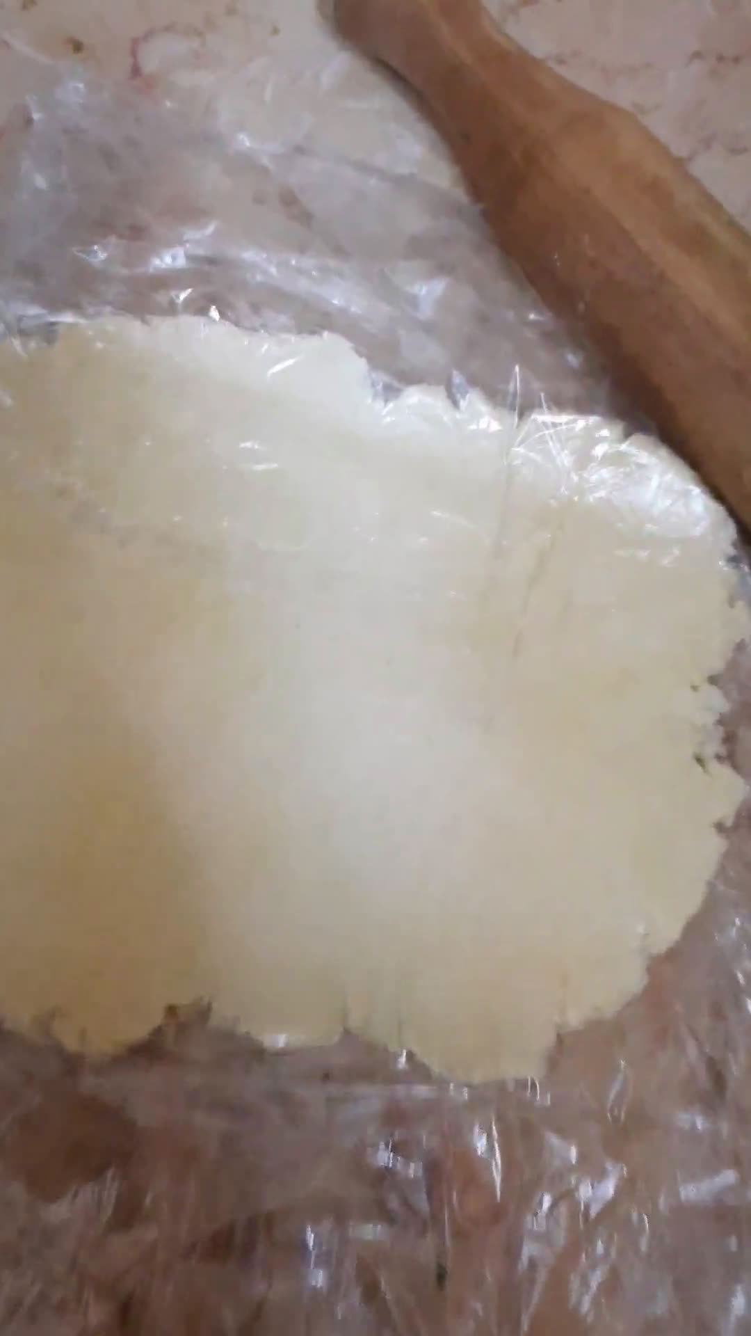 صورة لخطوة 6 من وصفة الكيش بحشوة الدجاج والفطر 🥧🍄