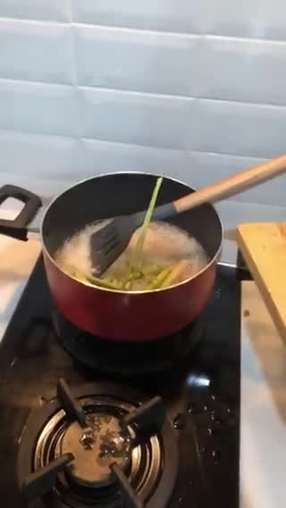 Foto langkah ke 6 dari resep Ayam Cabe Merah ala Mama.