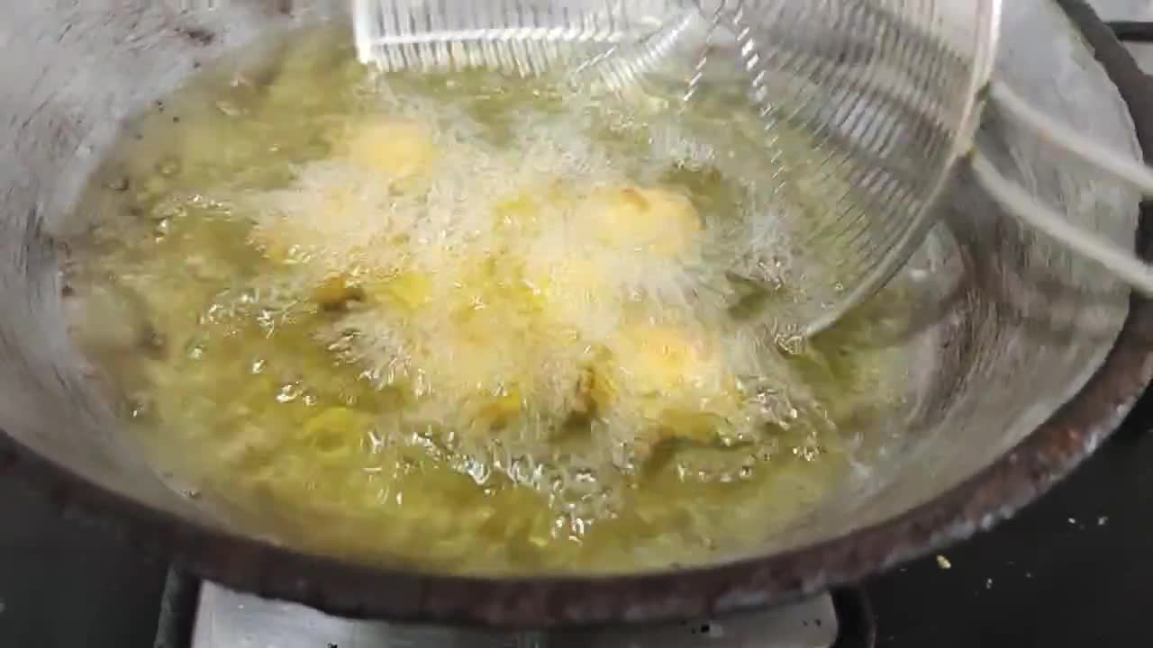 A picture of step 5 of Mango Cheese Fried Modak.