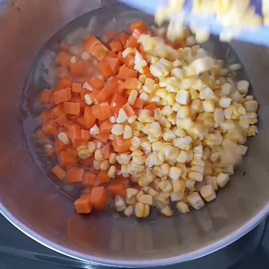Foto langkah ke 3 dari resep Sup Jagung Telur.