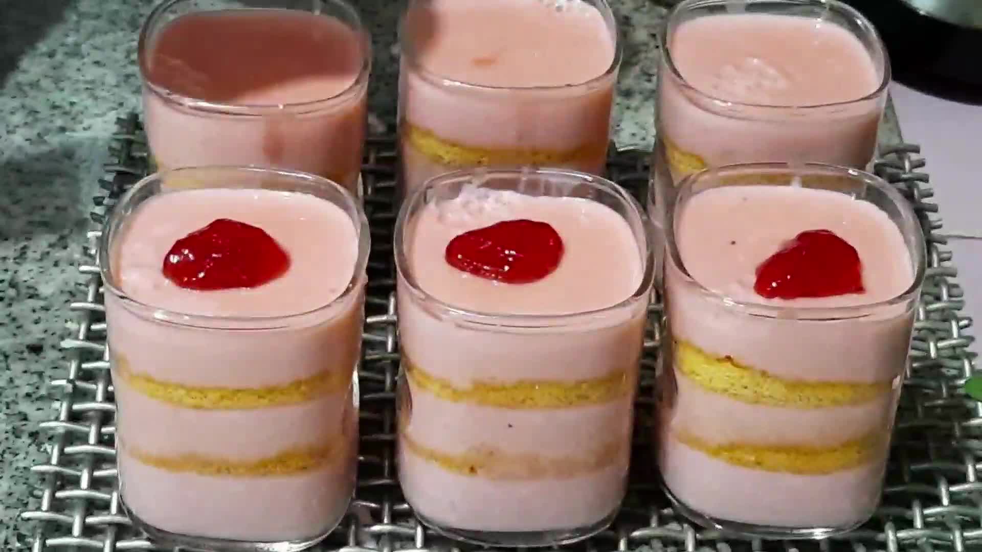 Foto langkah ke 3 dari resep Silky puding stroberi.
