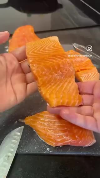 Foto del paso 2 de la receta: Salmón a la brasa (sin brasa 🤪)