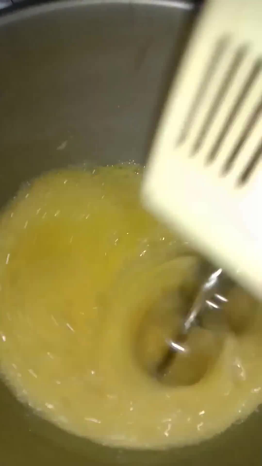 Foto langkah ke 3 dari resep Brownies kukus 4 telur super lembut nyoklat banget.