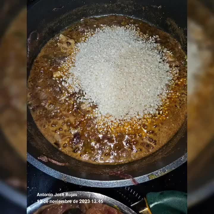 Foto del paso 7 de la receta: Tartera de arroz seco con gambas rojas