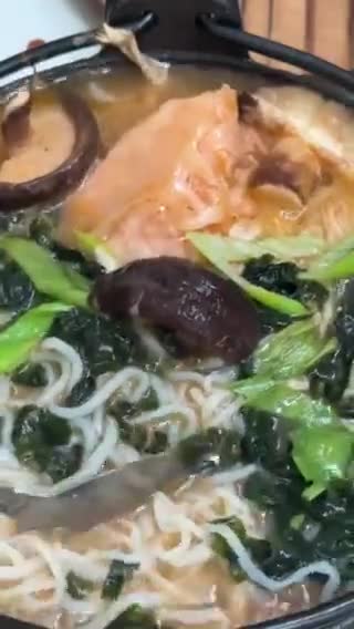 Foto langkah ke 3 dari resep Miso Soup Head Salmon\Miso Sup Kepala Salmon ala Jepang (nikmat).