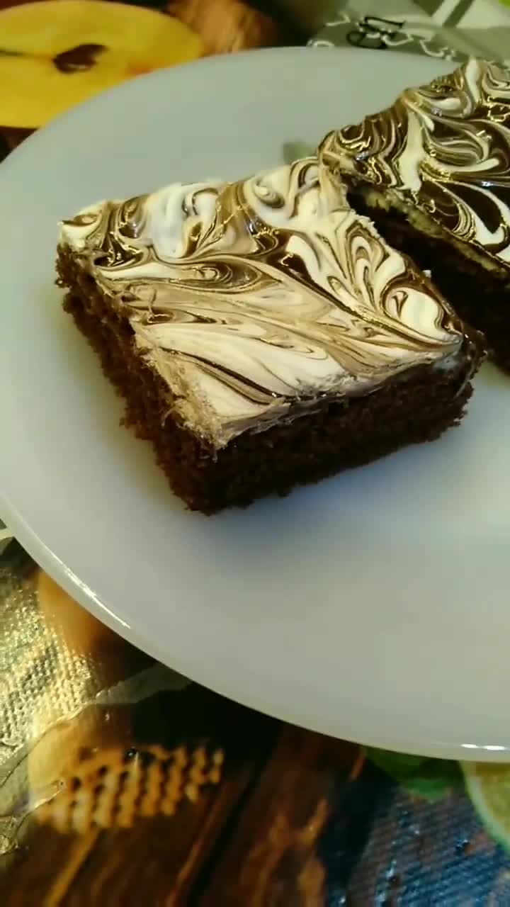صورة لخطوة 9 من وصفة كيكة الشوكولاتة بالكريمة والدانيت بشكل جديد 😋❤️