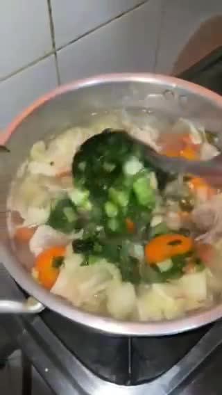 Foto langkah ke 3 dari resep Sup Ayam ala Pak Min Klaten.