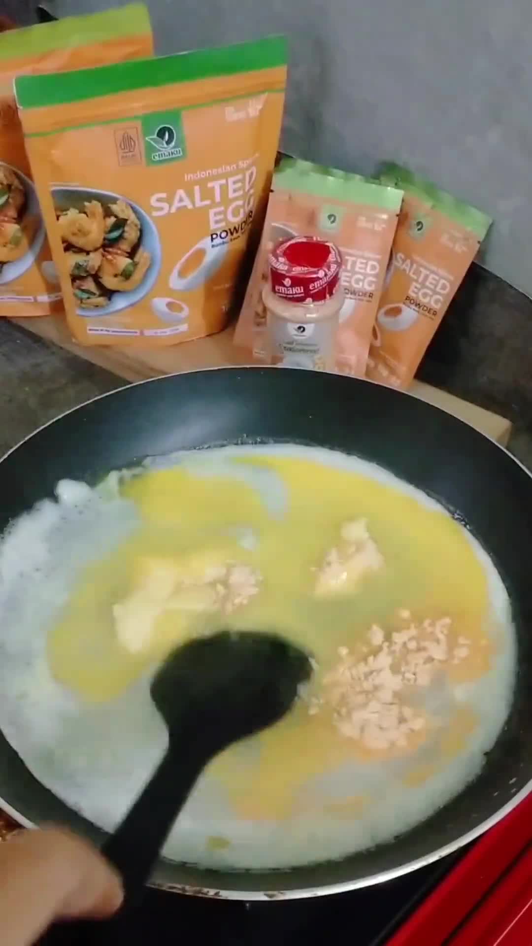 Foto langkah ke 3 dari resep Es Salted Egg Caramel Coffee.