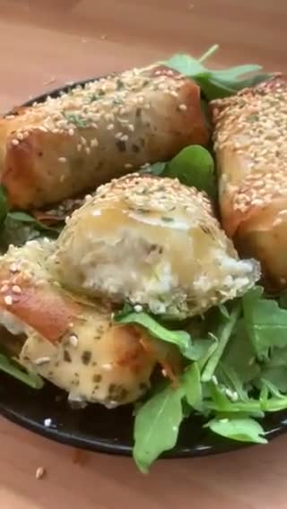 Foto del passaggio 5 della ricetta Involtini di Pasta Fillo con Feta