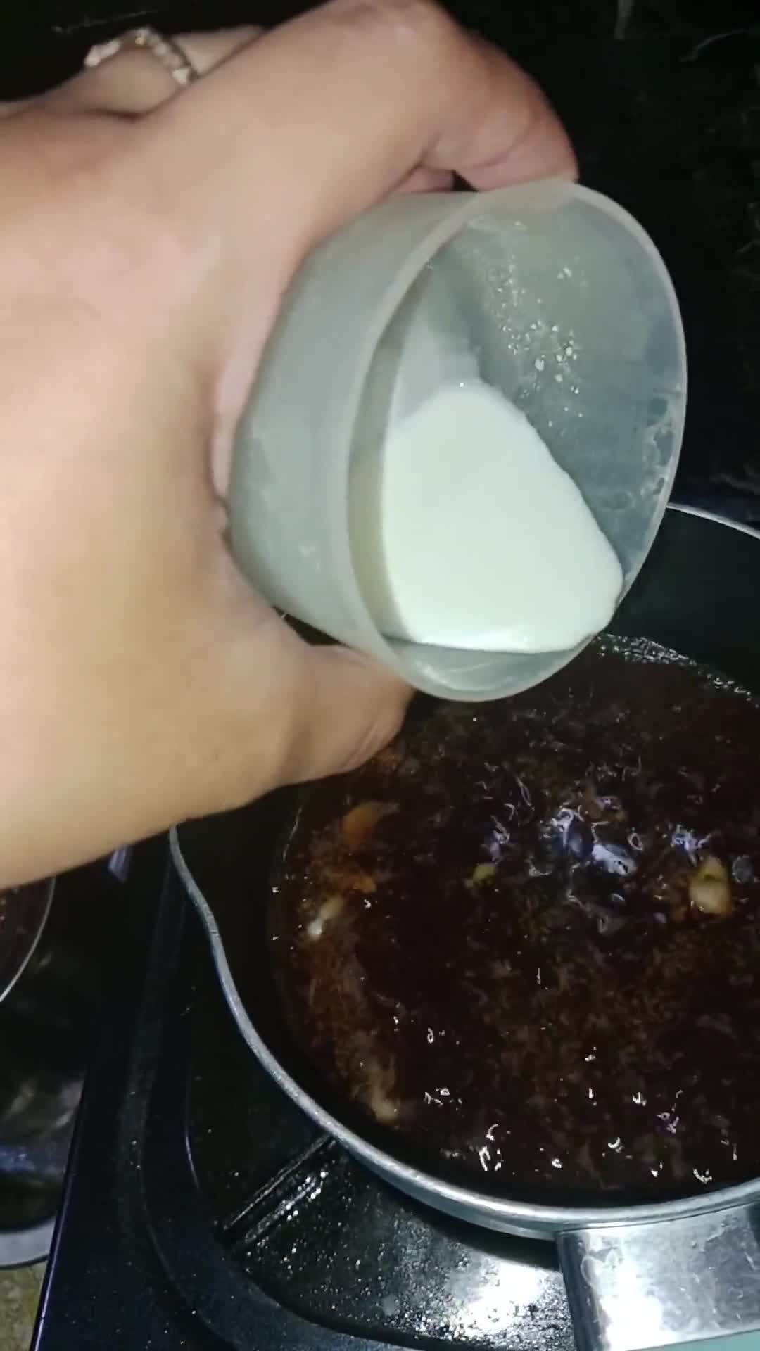Foto langkah ke 6 dari resep Lumpia Rebung Ayam.