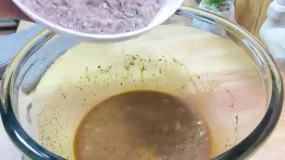 Foto langkah ke 3 dari resep Brownies Siram Coklat.