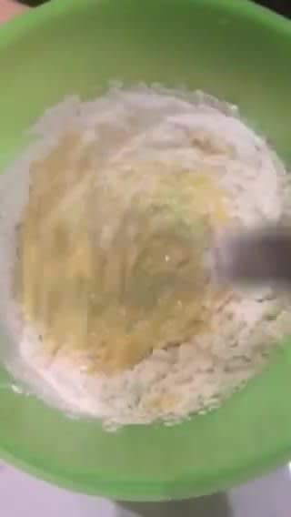 Foto langkah ke 1 dari resep Hurricane Swiss Roll with Sapodilla Jam (Selai Sawo).