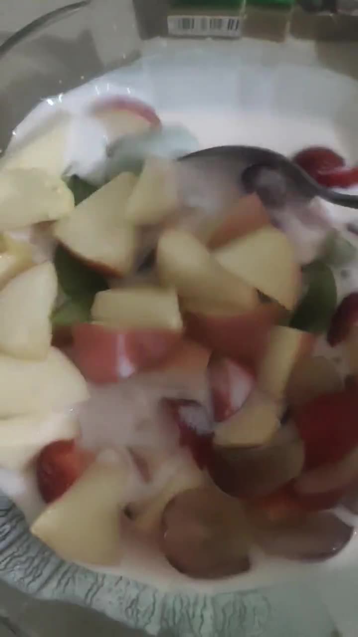 Foto langkah ke 3 dari resep Sop Buah Yogurt.
