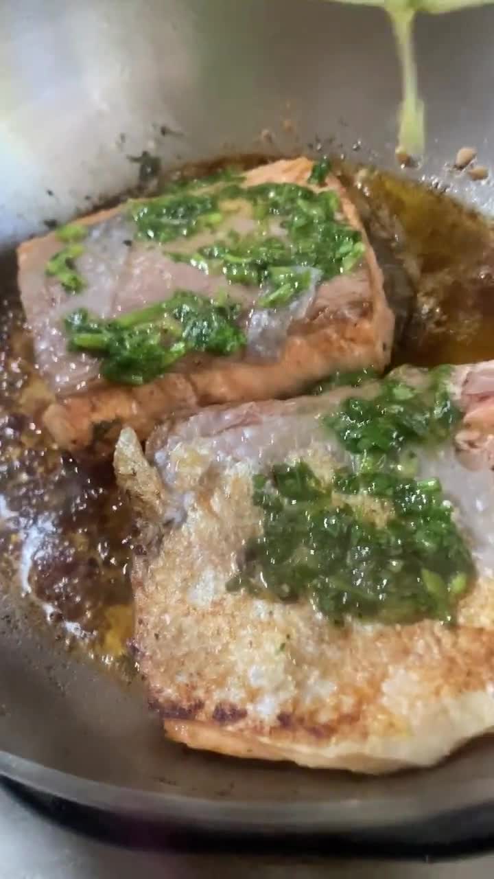 Foto del paso 5 de la receta: "Salmón a la mexicana con vinagreta de cilantro"
