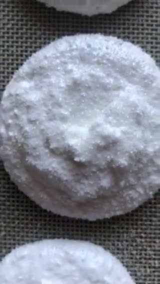 Foto del paso 5 de la receta: Cocadas ! Merengue y coco no más ♥️🥰 sin tacc