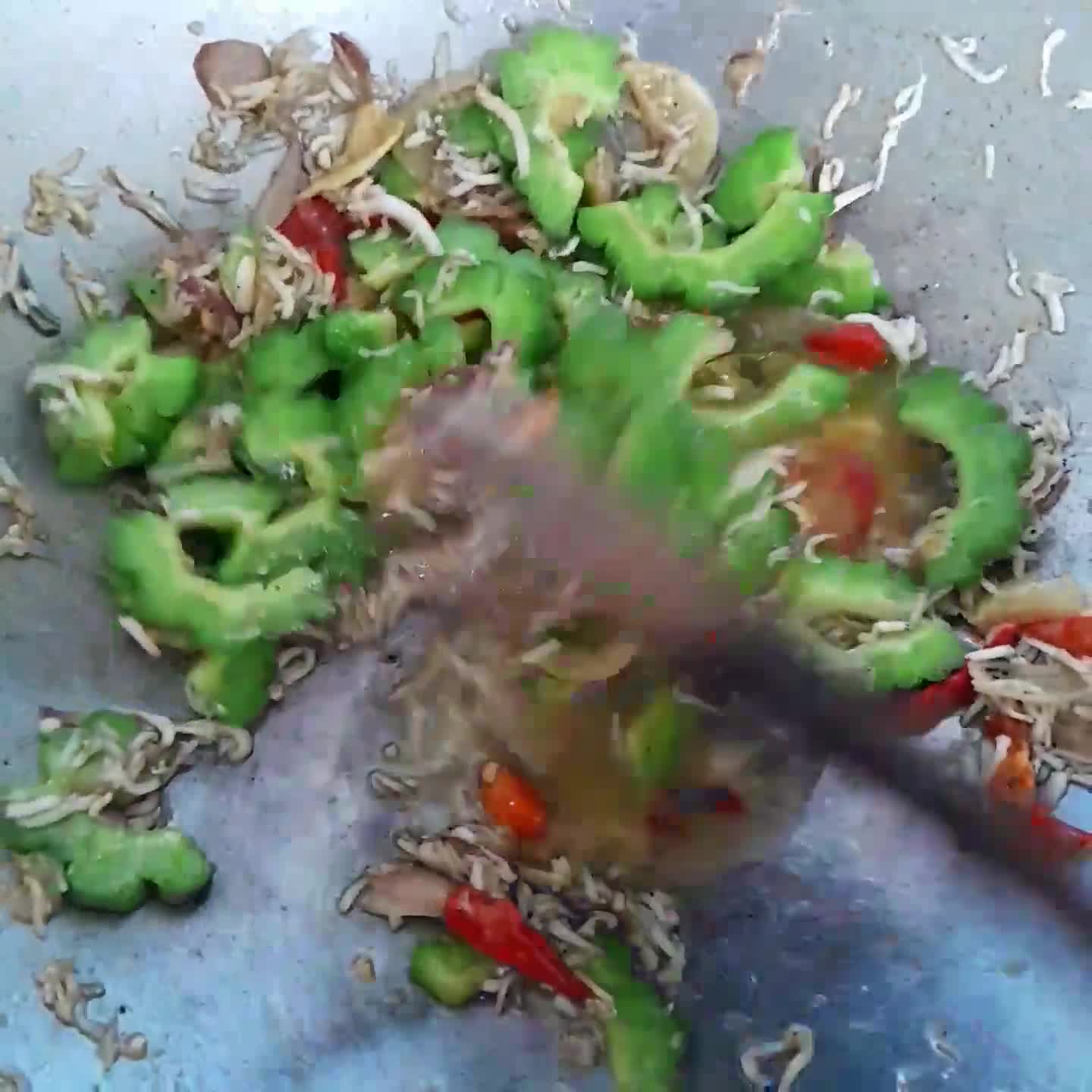 Foto langkah ke 6 dari resep Tumis Paria/Pare/Bitter Melon.