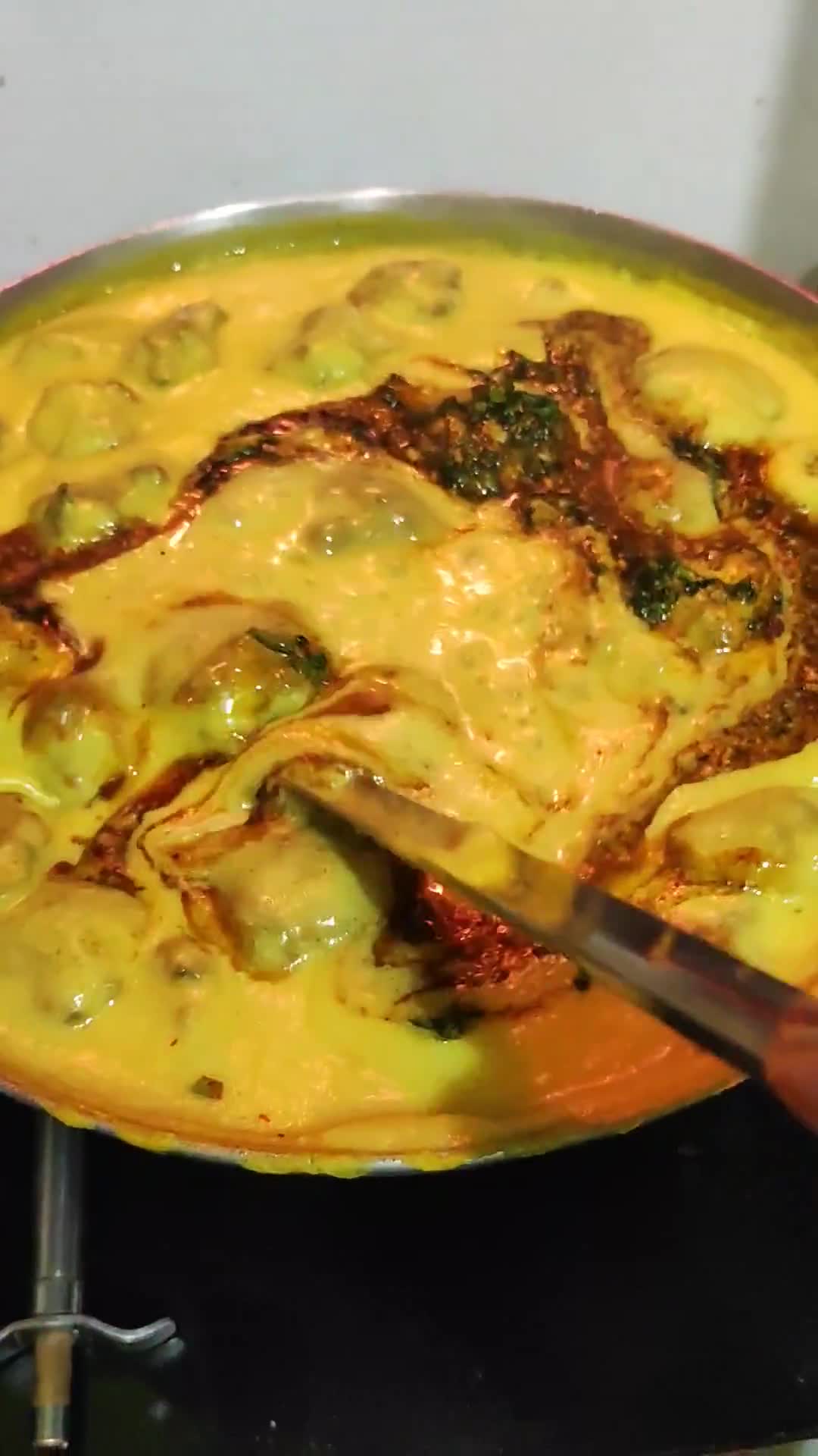 पालक आलू पकौड़ा कढ़ी(palak aloo pakoda kadhi recipe in hindi) रेसिपी चरण 8 फोटो