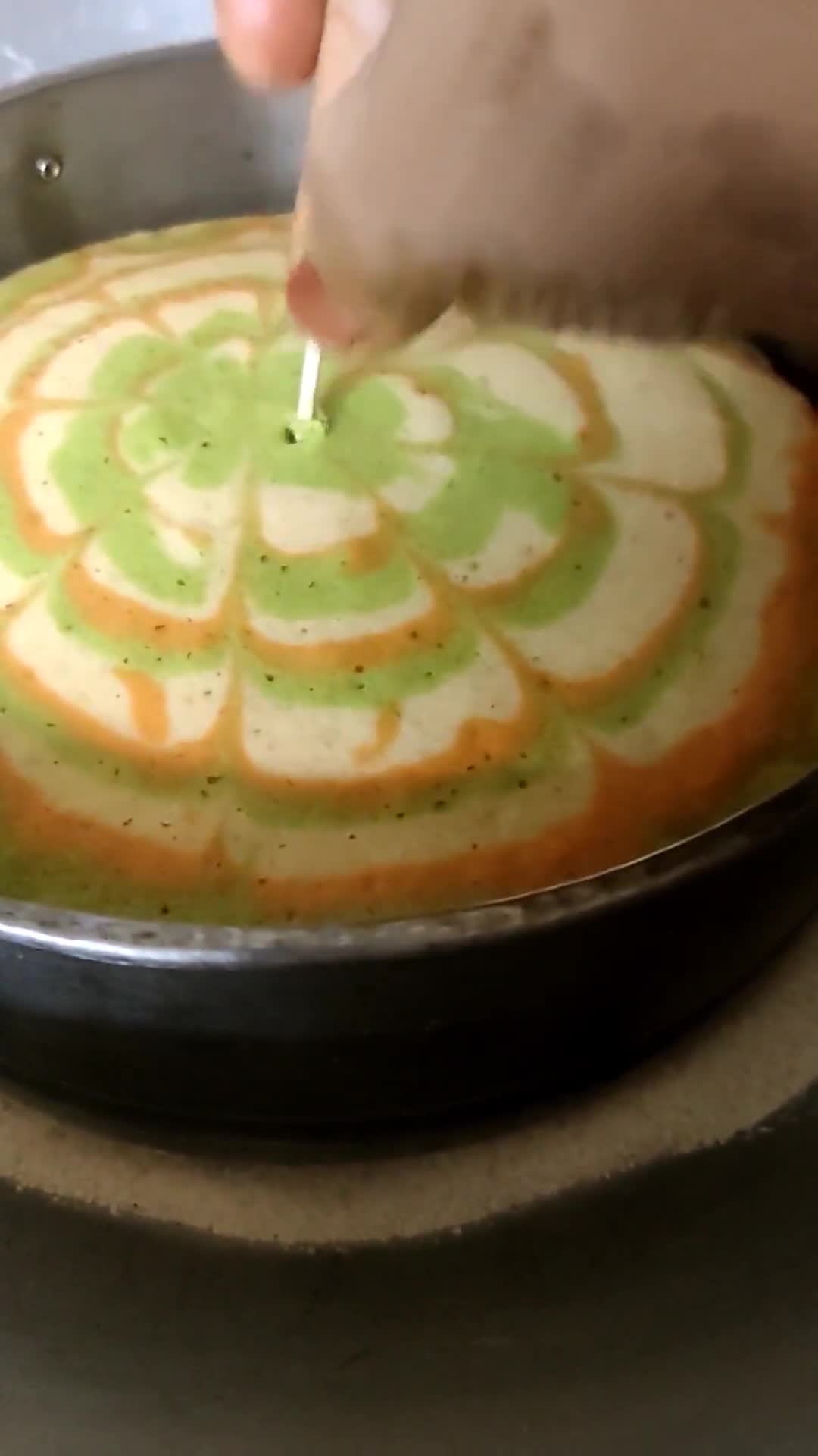 ट्राई कलर वनीला केक (tri colour vanilla cake recipe in Hindi) रेसिपी चरण 7 फोटो