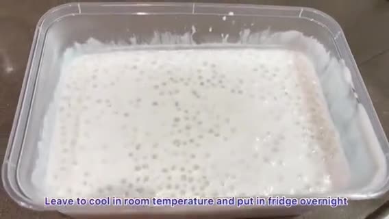 A picture of step 5 of Coconut and berries pudding with sago tapioca balls.