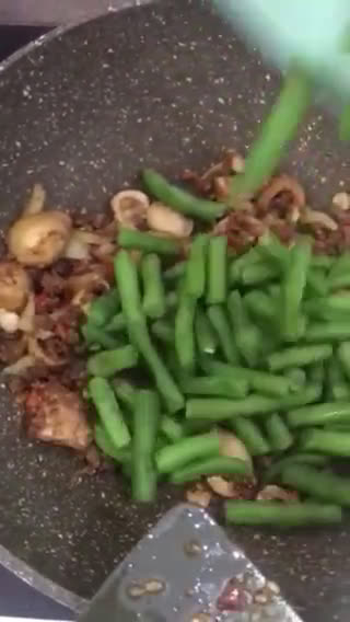 Foto langkah ke 4 dari resep Buncis jamur daging cincang.
