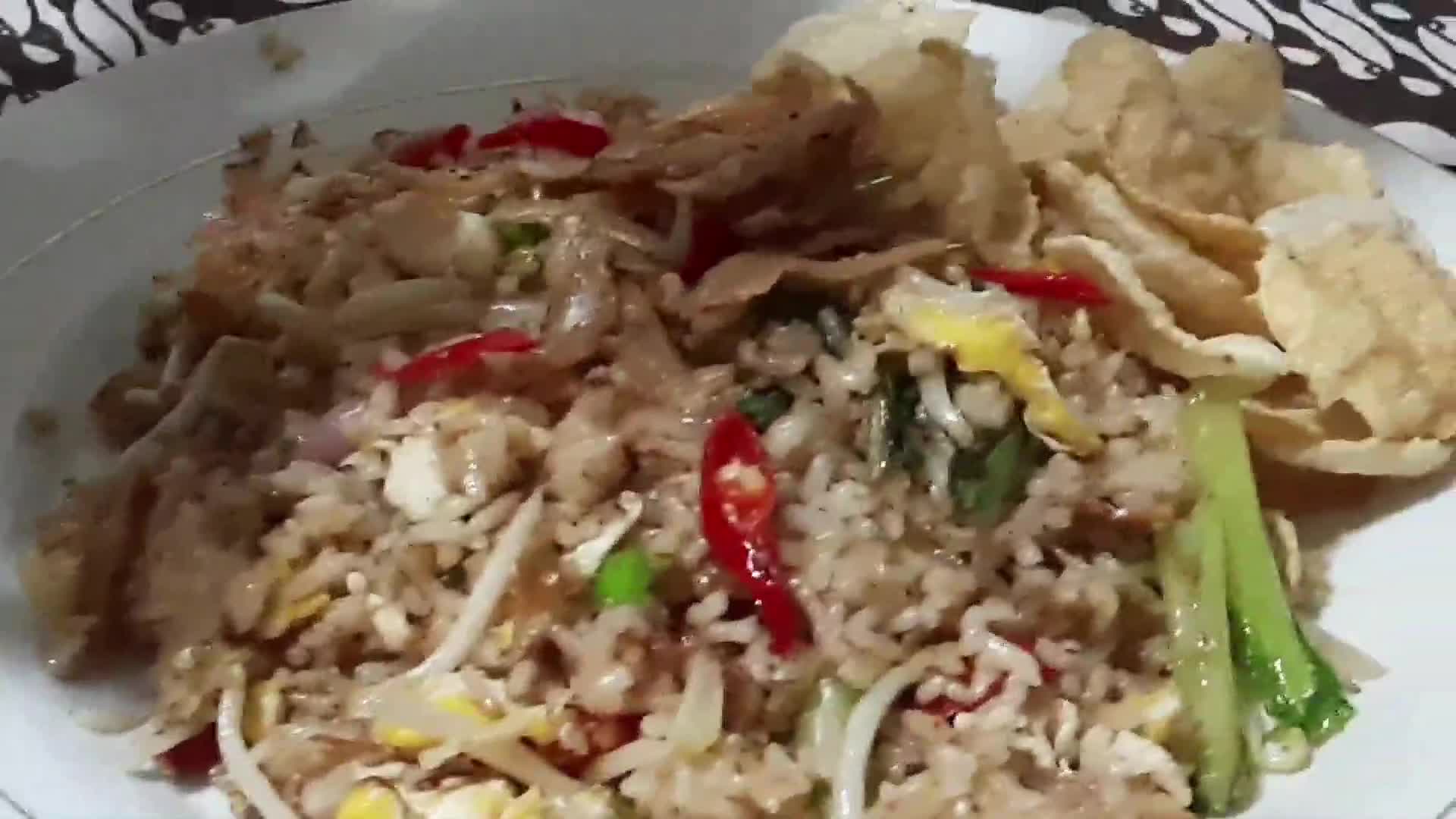 Foto langkah ke 5 dari resep Nasi goreng satset.