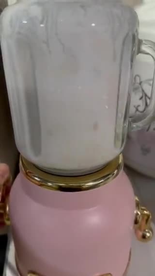Gambar langkah 2 resipi Banana Smoothies.