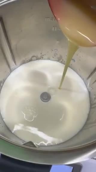 Gambar langkah 2 resipi Kek Coklat Viral.