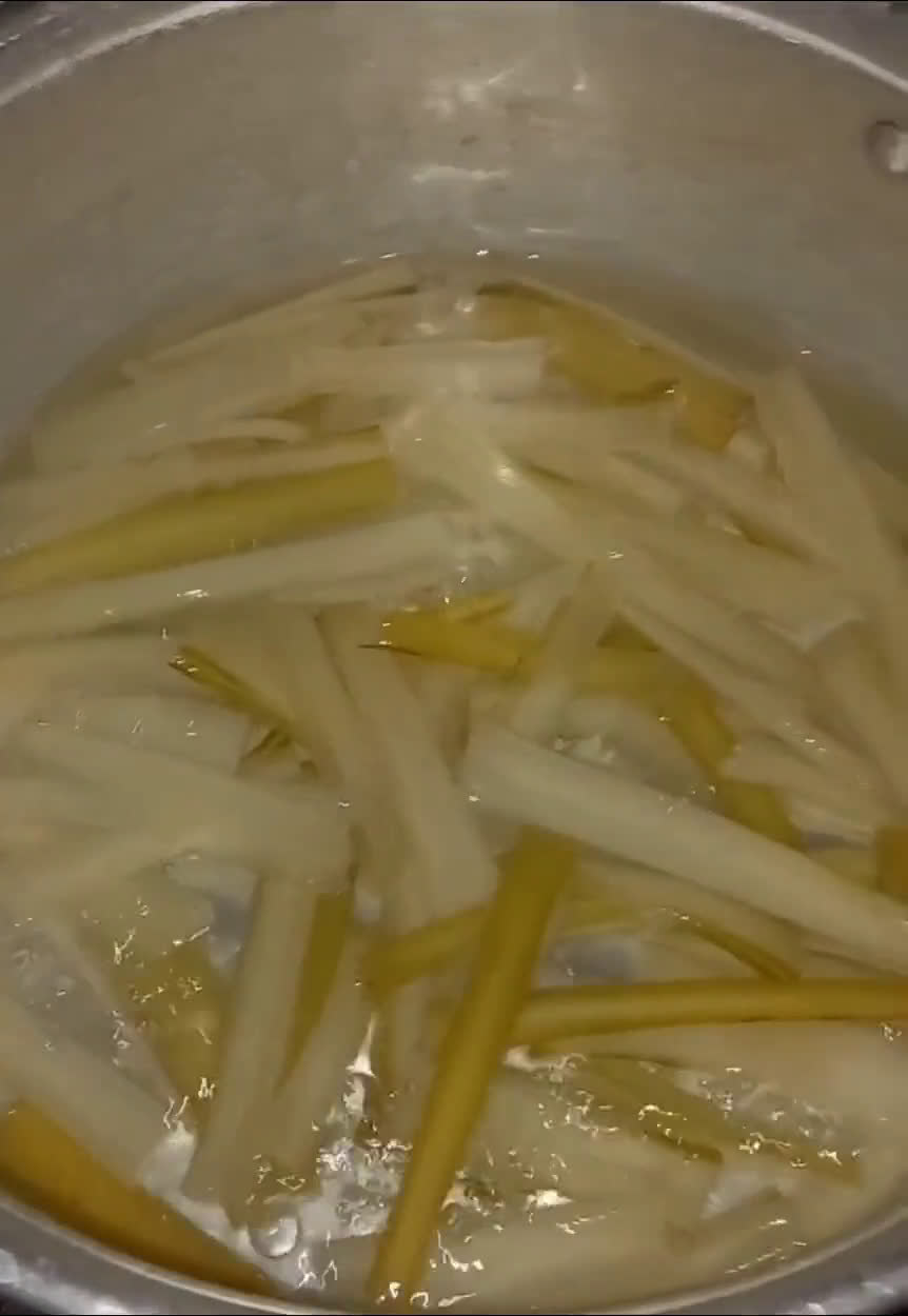 Foto del paso 2 de la receta: Escabeche de Pencas de Acelga 🥬🤤🥳