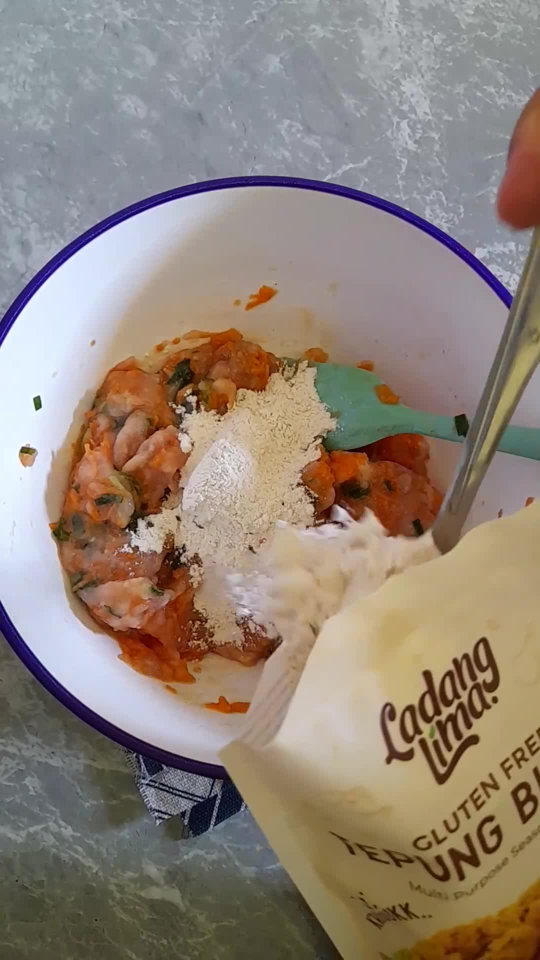 Foto langkah ke 2 dari resep Kaki Naga Gluten Free.