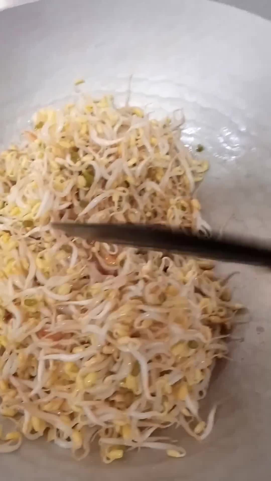 Foto langkah ke 2 dari resep Tumis Kecambah / Oseng Toge.