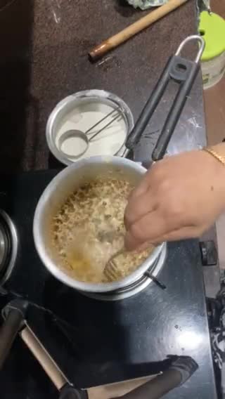 घेवर (Ghevar recipe in hindi) रेसिपी चरण 6 फोटो