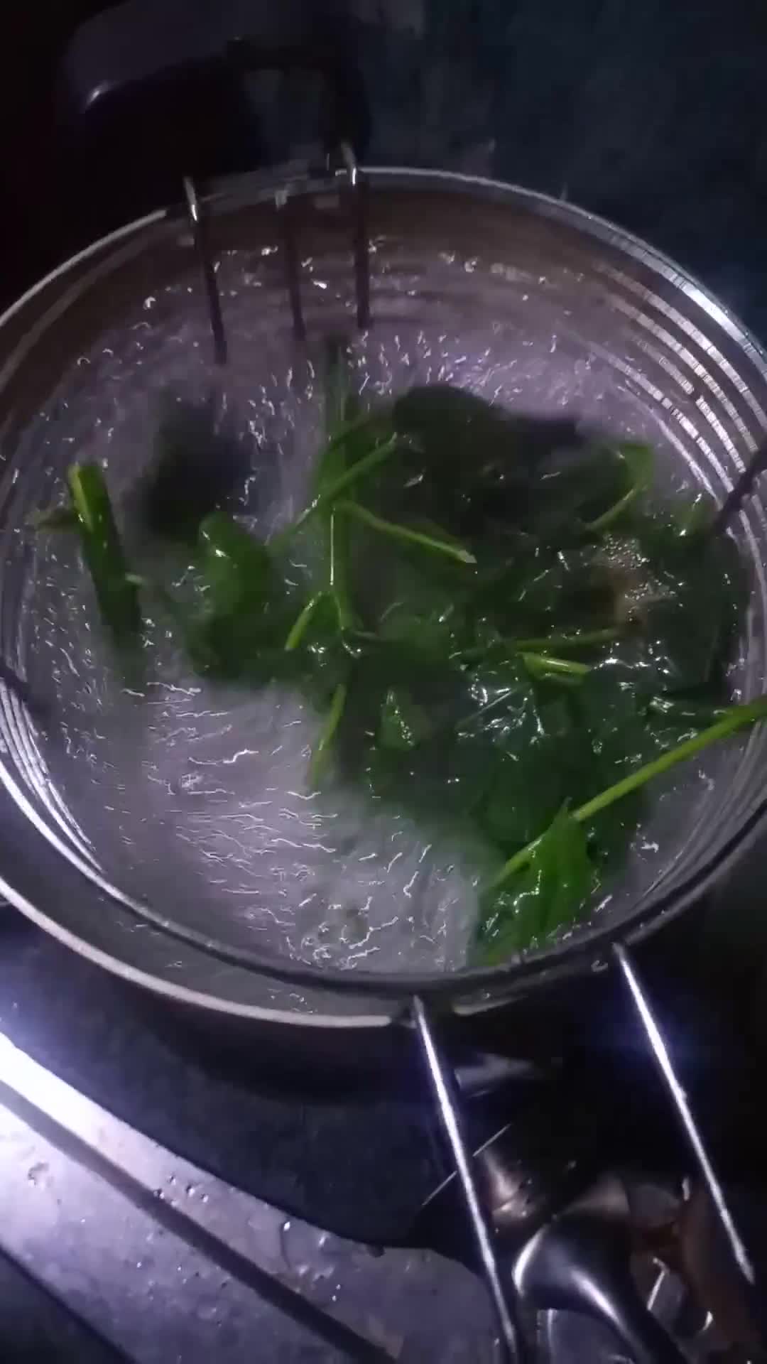 Foto langkah ke 1 dari resep Tumis daun pepaya.