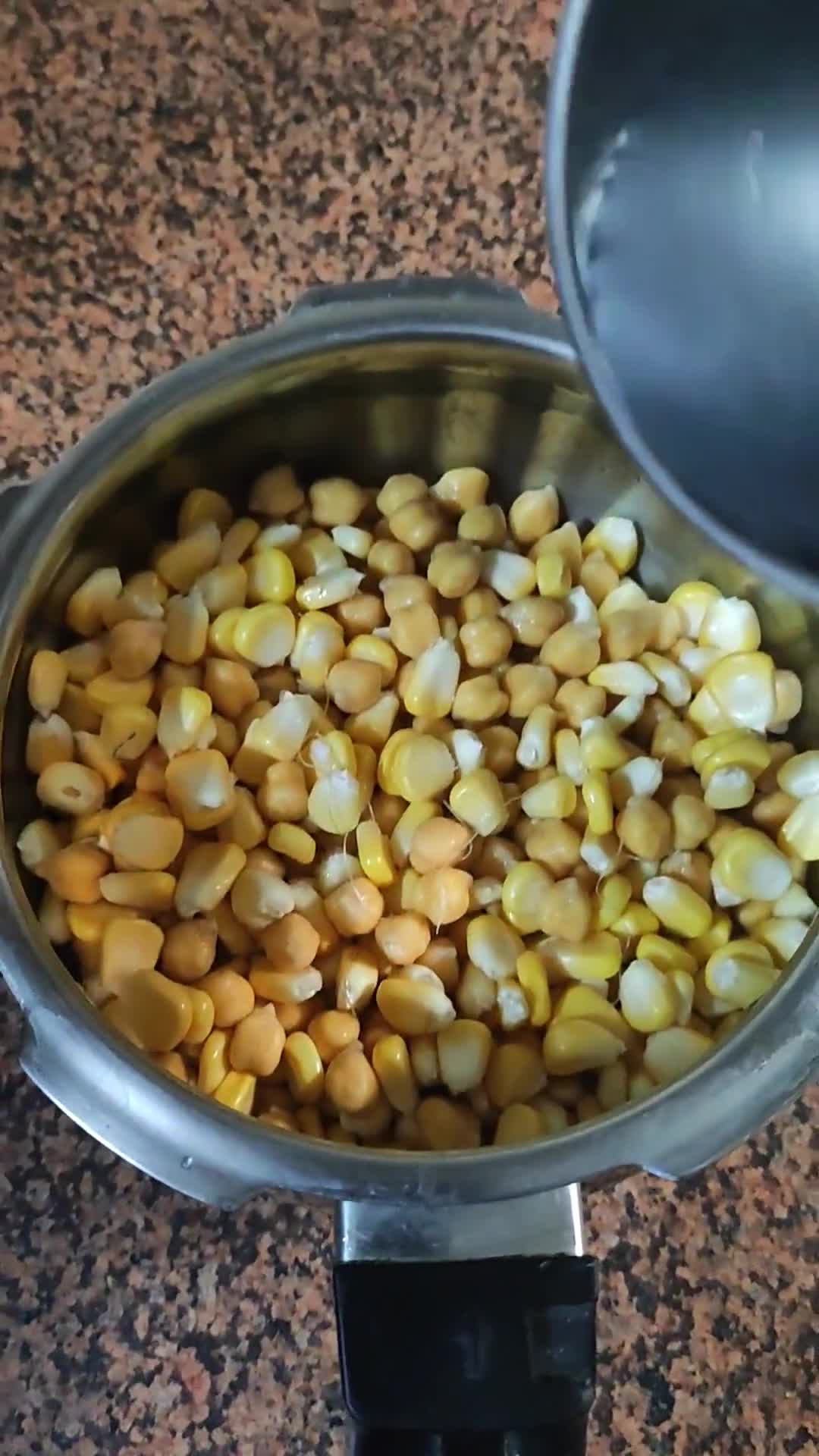छोले कॉर्न चाट (chole corn chaat recipe in hindi) रेसिपी चरण 1 फोटो
