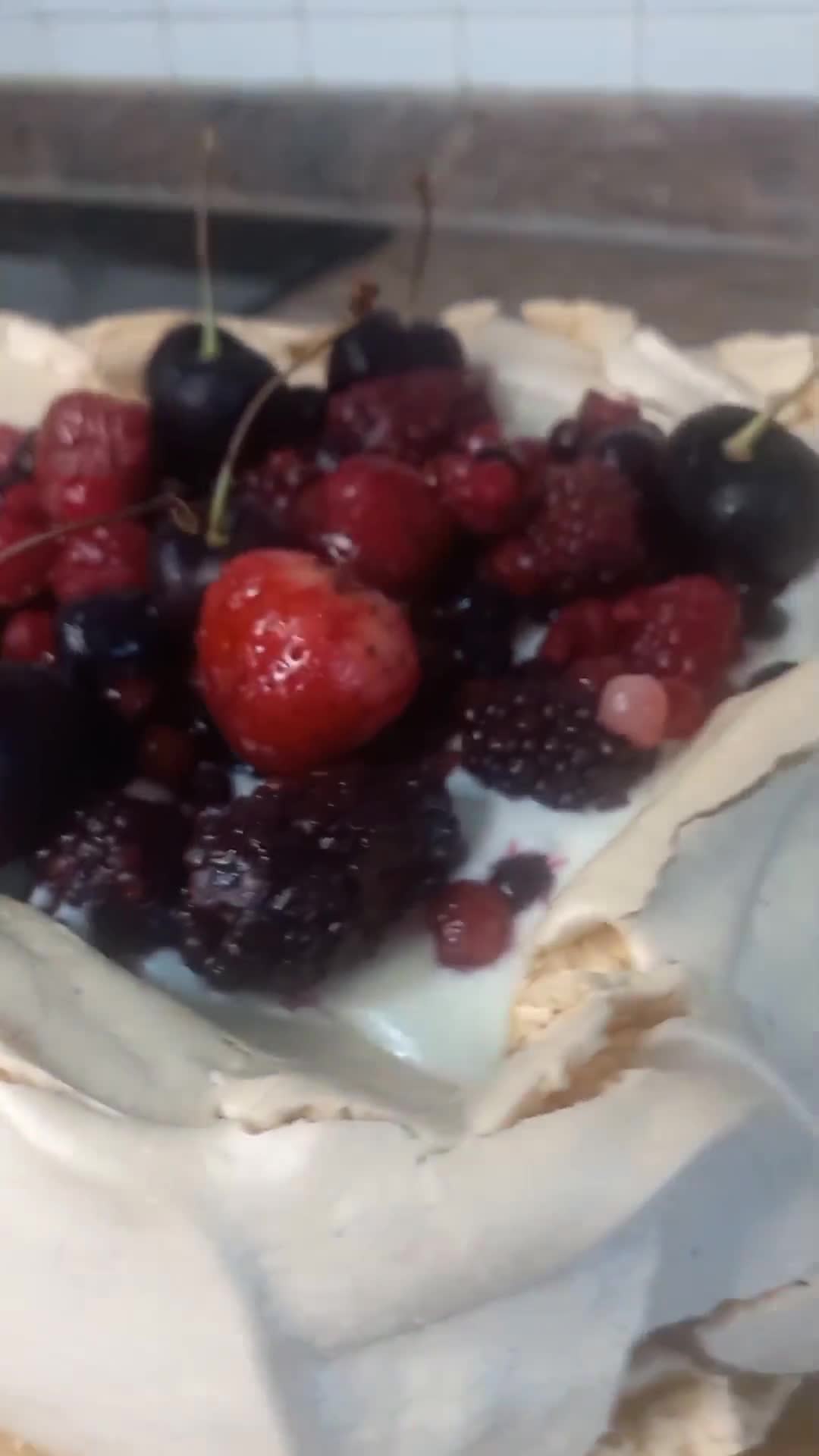 Foto del paso 3 de la receta: Pavlova 🍒