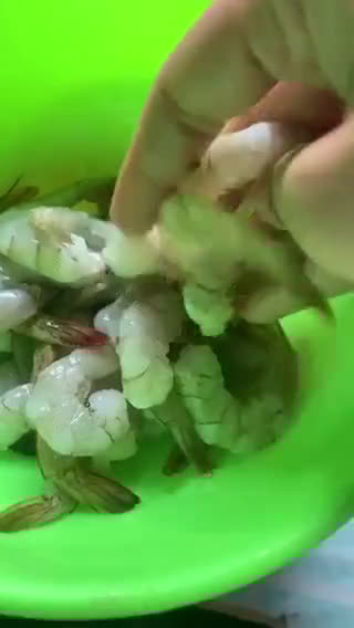 Foto langkah ke 1 dari resep Udang sambal kemangi.