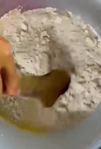 Foto del paso 3 de la receta: Muffins de banana, crema de maní y chocolate