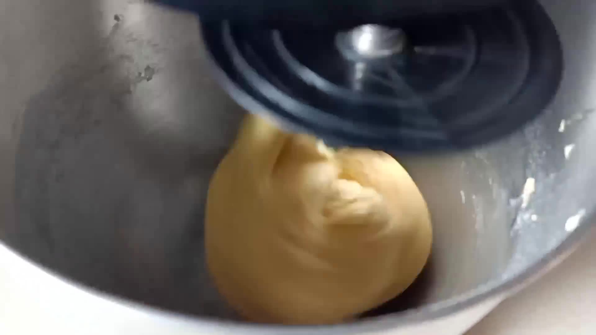 Foto langkah ke 2 dari resep Roti Kepang Kabocha.