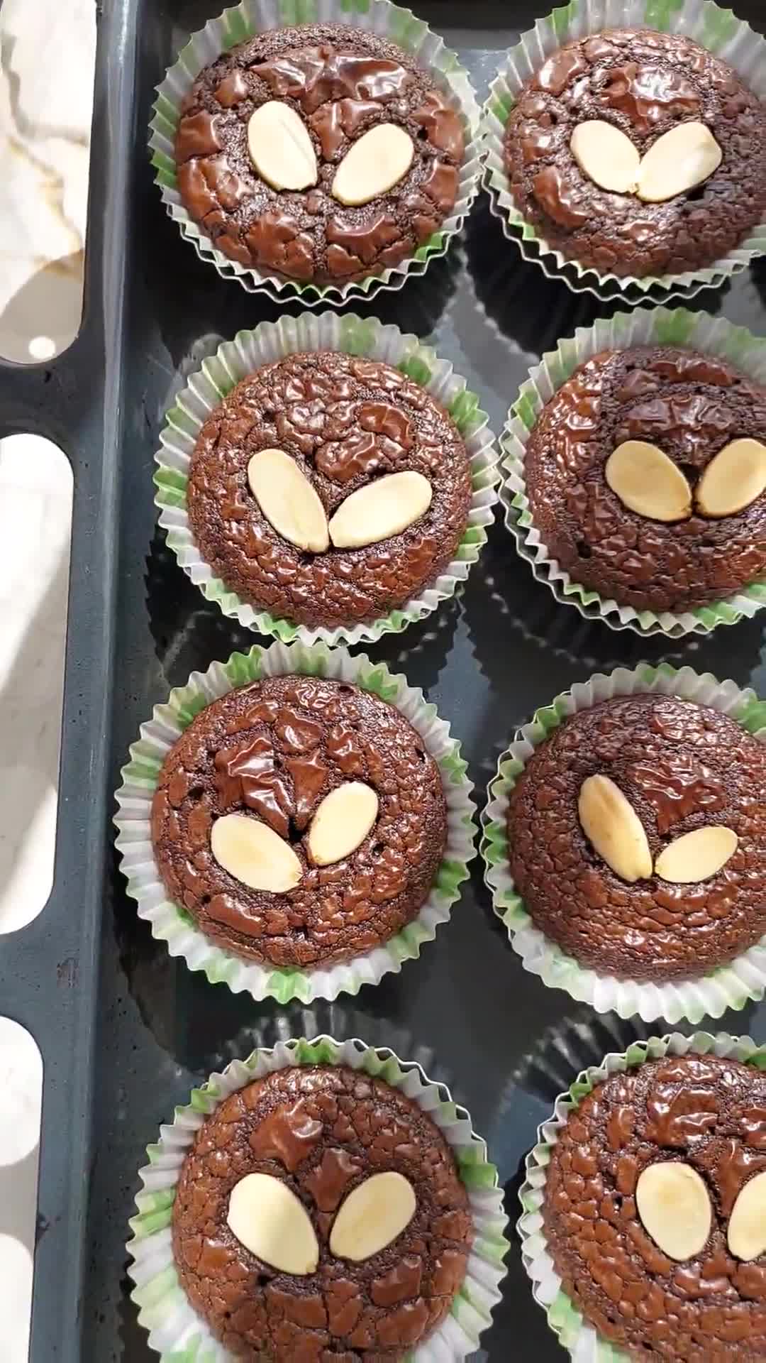 Foto langkah ke 6 dari resep Brownies Cup.