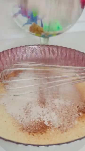 صورة لخطوة 2 من وصفة كيكه الشوكولاتة محشيه نوتيلا وفراولة 🍓