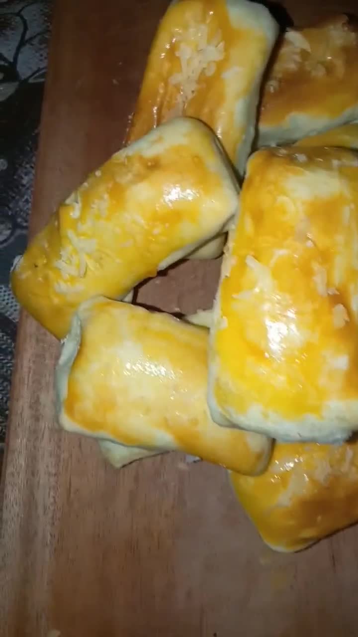 Foto langkah ke 16 dari resep Bolen Pisang Keju Tanpa Korsvet🥐🍌🧀.