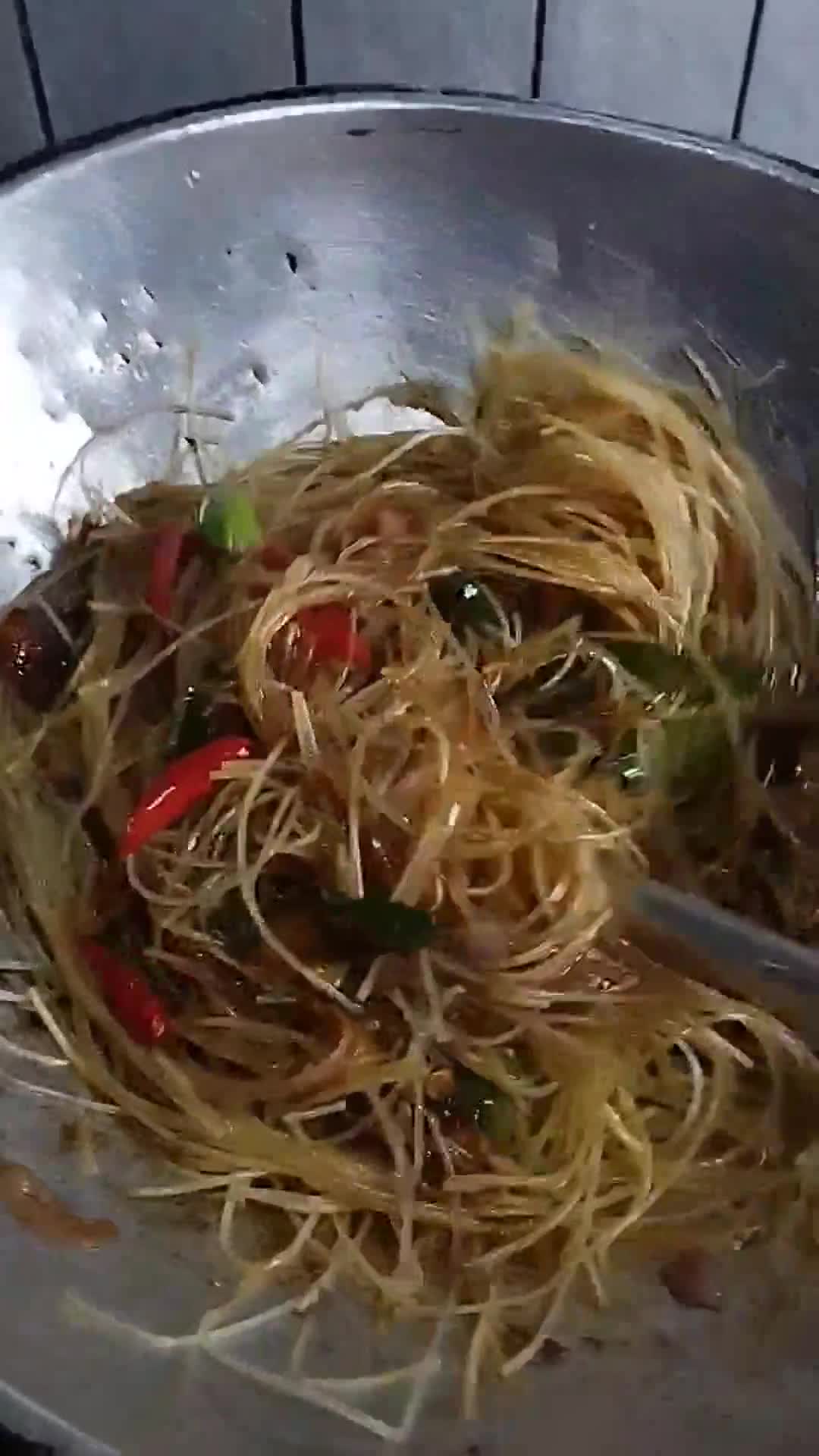 Foto langkah ke 5 dari resep Sego Soun Cabe Ijo.